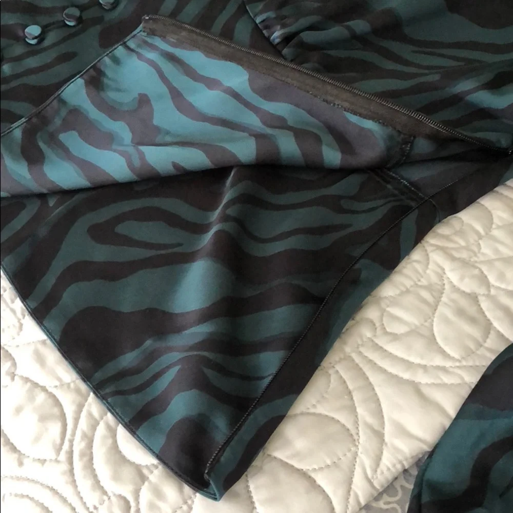 NWT J. CREW DEEP V-NECK BUTTON FRONT TOP